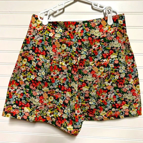 J Crew x Liberty Size 4 Thorpe Floral High Rise Shorts - Picture 2 of 3